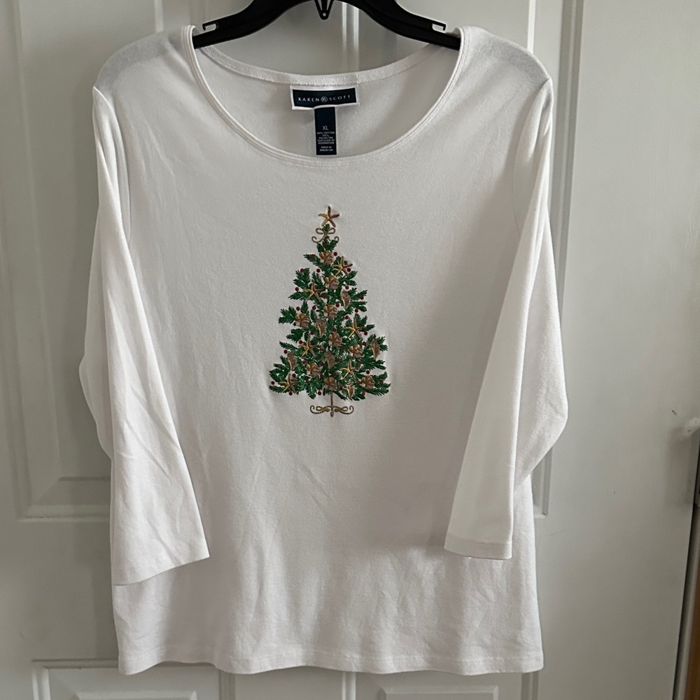 Karen Scott Christmas Top